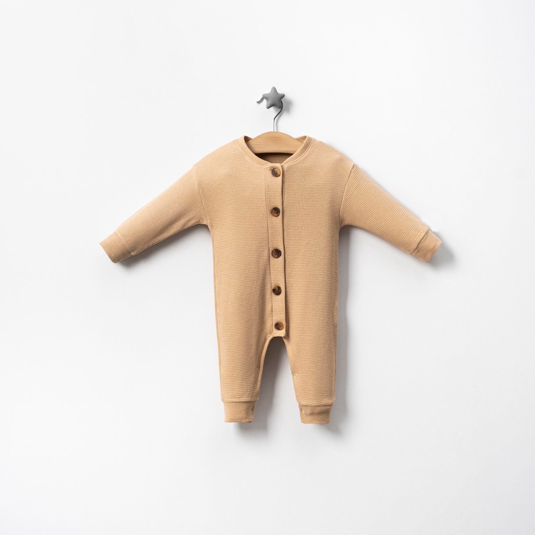 waffle-dugme-detayli-erkek-bebek-tulum-d34118 Waffle Düğme Detaylı Erkek Bebek Tulum - Görsel 1